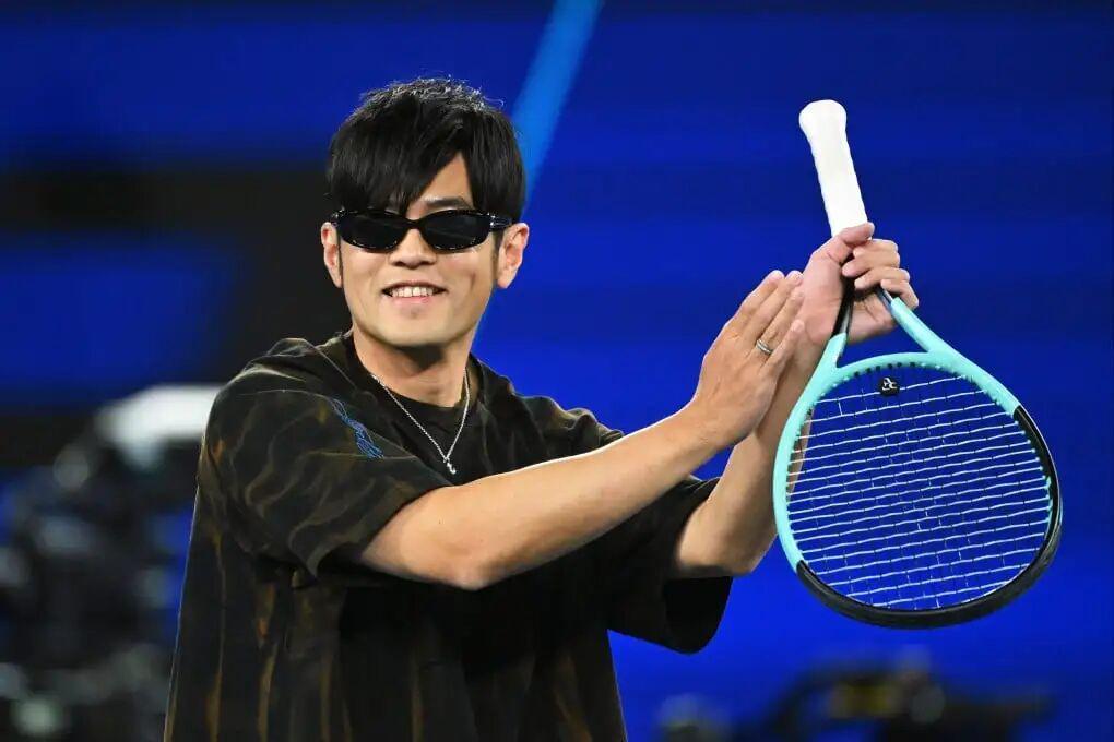MK体育官方入口-【多图回顾】澳网有自己的“全明星” :杰伦上演一动不动、辛纳阿卡观赛化身表情帝