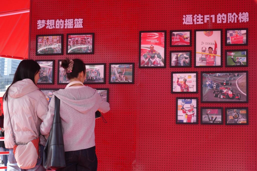 MK体育app下载-格子旗嘉年华迎来全方位升级，F1赛车热点燃全城消费狂欢
