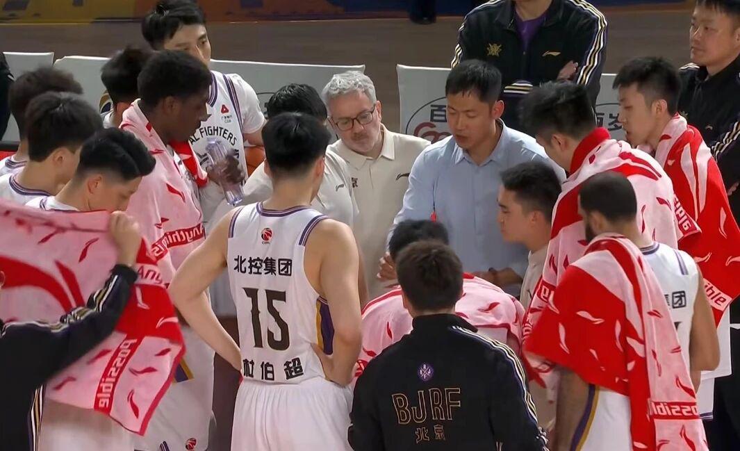 MK体育官方入口-辽宁男篮打爆广东,新疆男篮大胜北控,山西男篮爆冷不敌吉林!